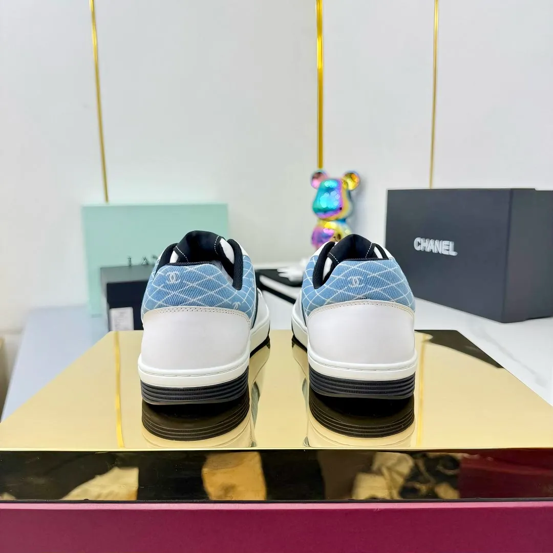 👟👟Ex-factory price 620👟👟High quality! ! ! CHANEL Chanel 25A latest thick-soled casual sports shoes. The counter is synchronized. The counter is very popular. It is a shoe that is very difficult to buy. The most popular thick-soled casual shoes on the Internet. As you can imagine, the most popular thick-soled casual shoes can not be missed. It has both good looks and comfort. Simple and versatile. The thick sole increases the height and is super versatile. Whoever wears it will look better. Upper: cowhide stitching. Lining: breathable mesh. Outsole: TPU original outsole. Size: 35-41 👉